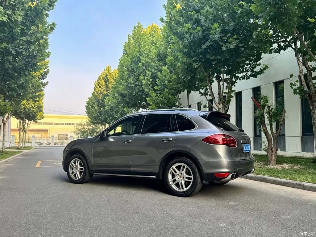 Porsche Cayenne, 2012 4
