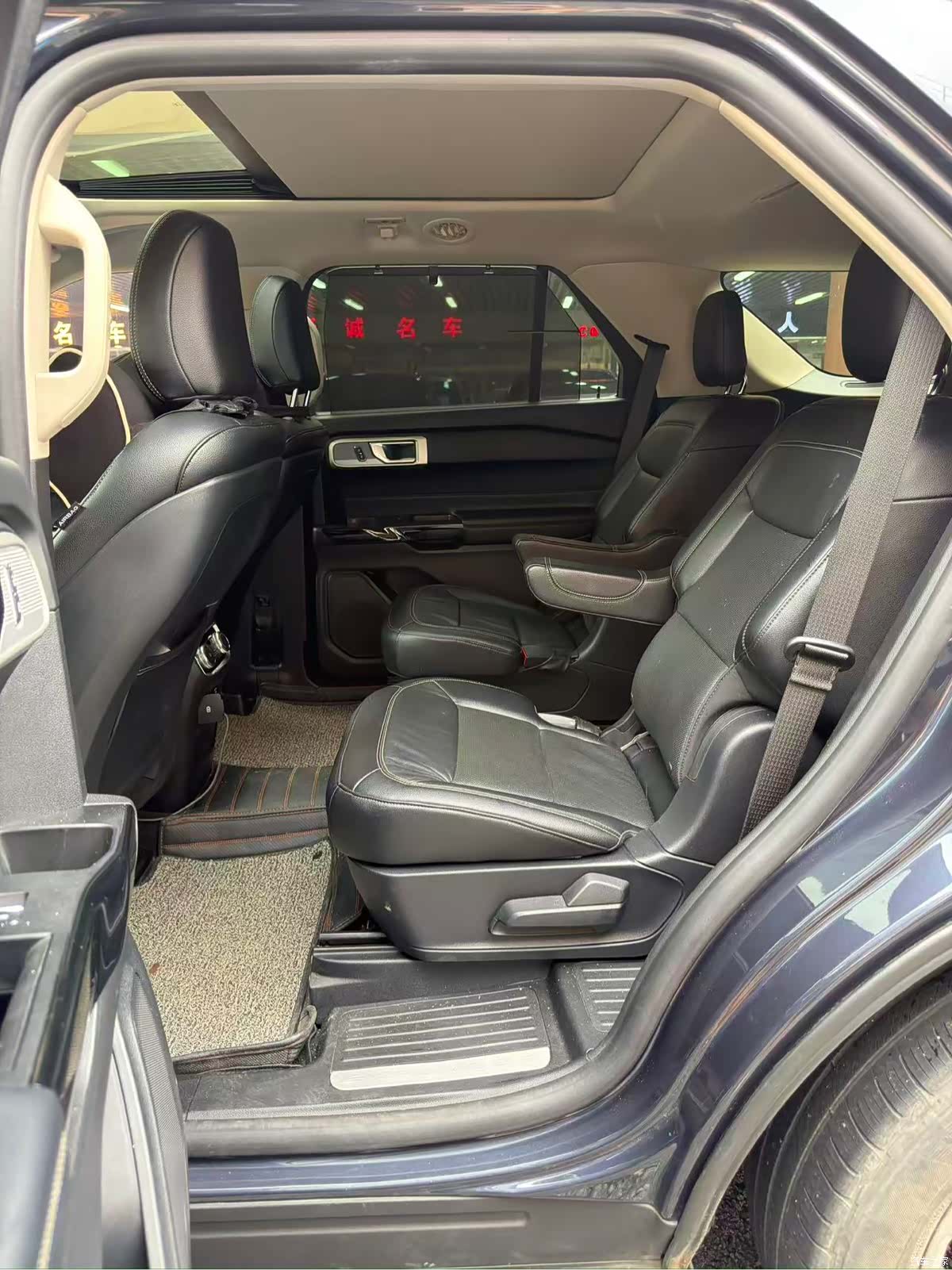 Ford Explorer, 2022 8