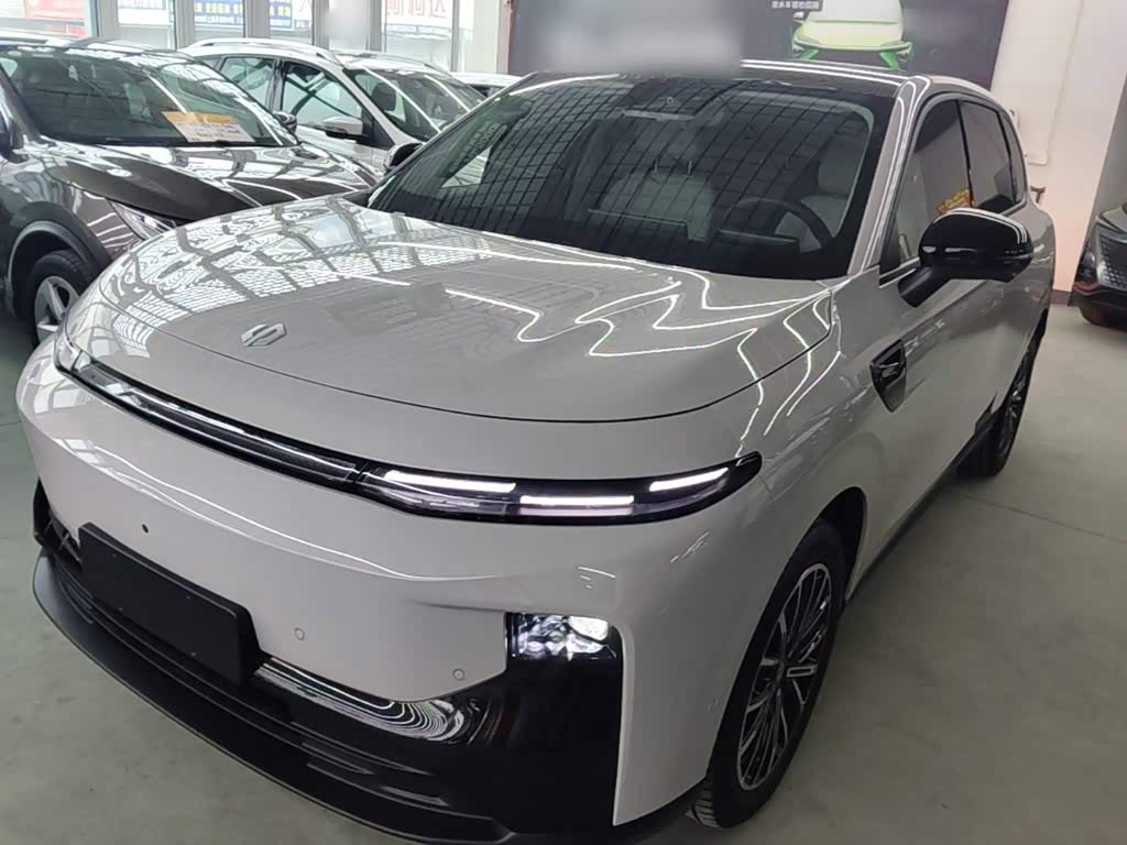 Leapmotor B10