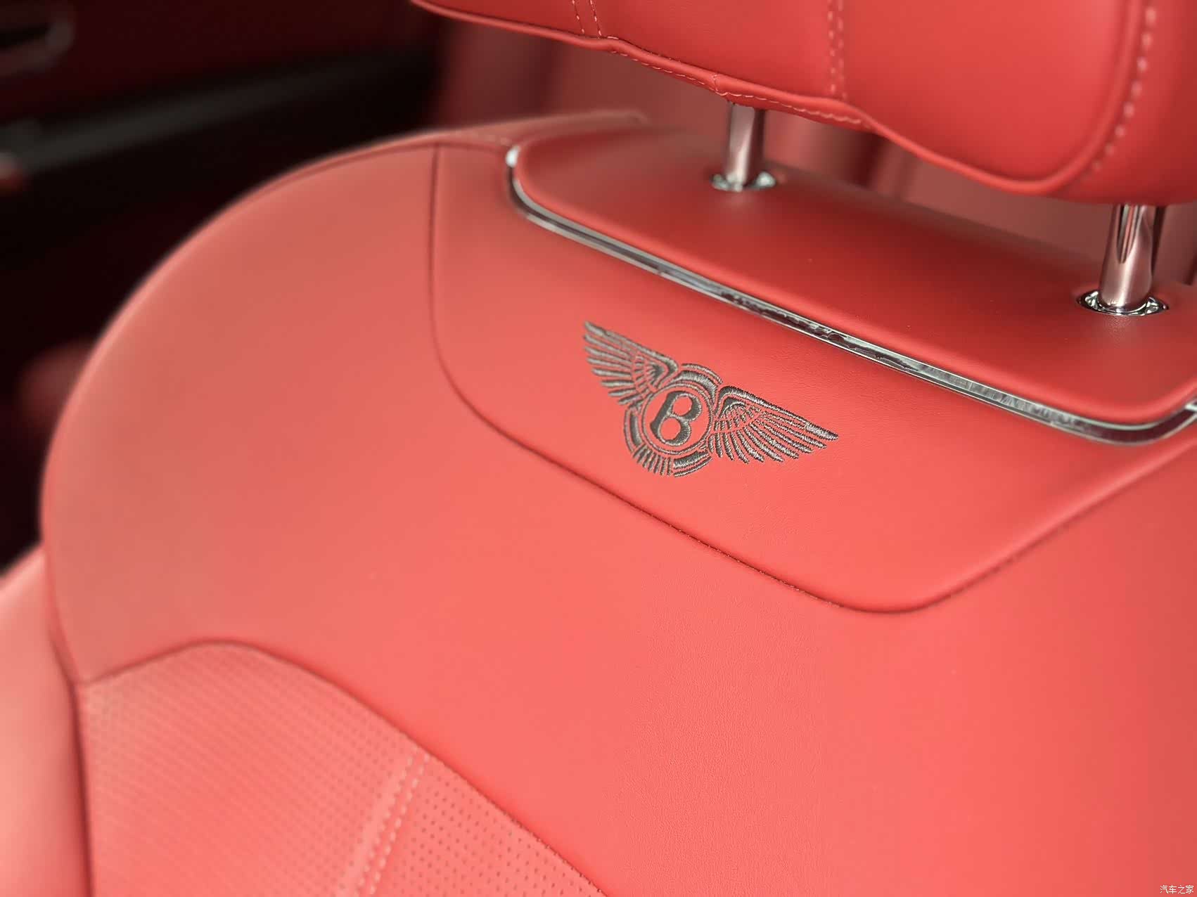 Bentley Bentayga, 2019 16