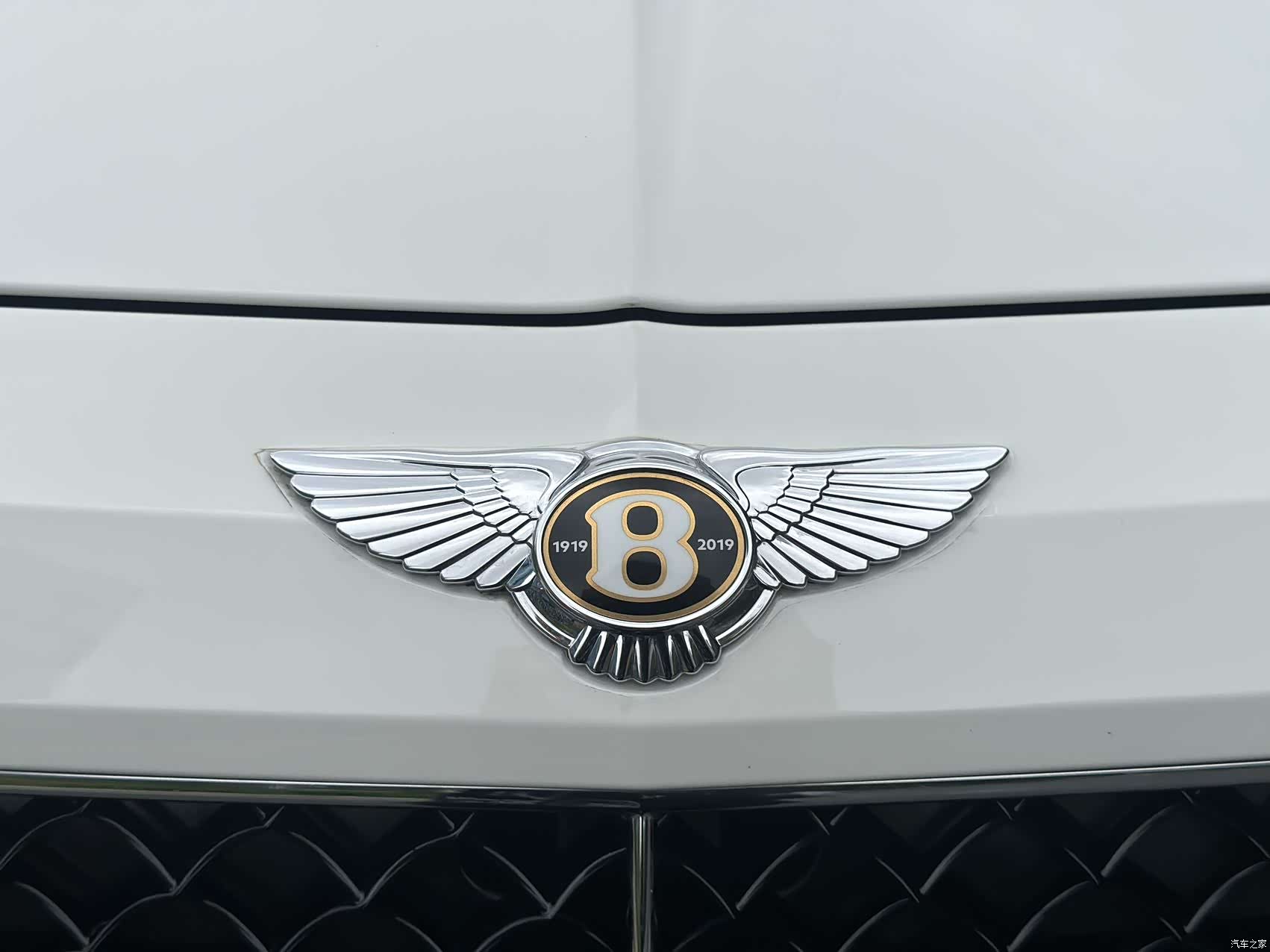 Bentley Bentayga, 2019 9