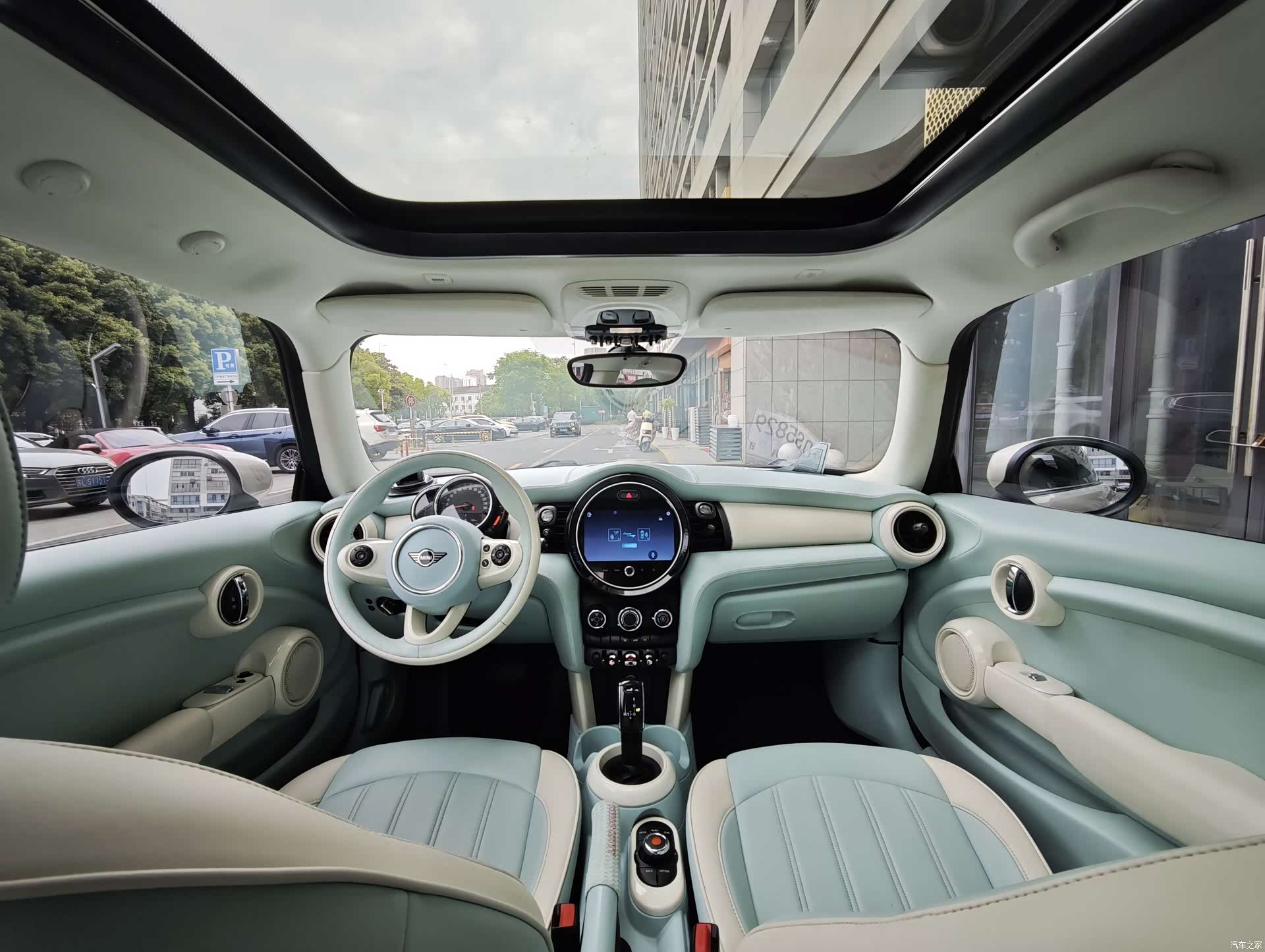 Mini ONE, 2020 6