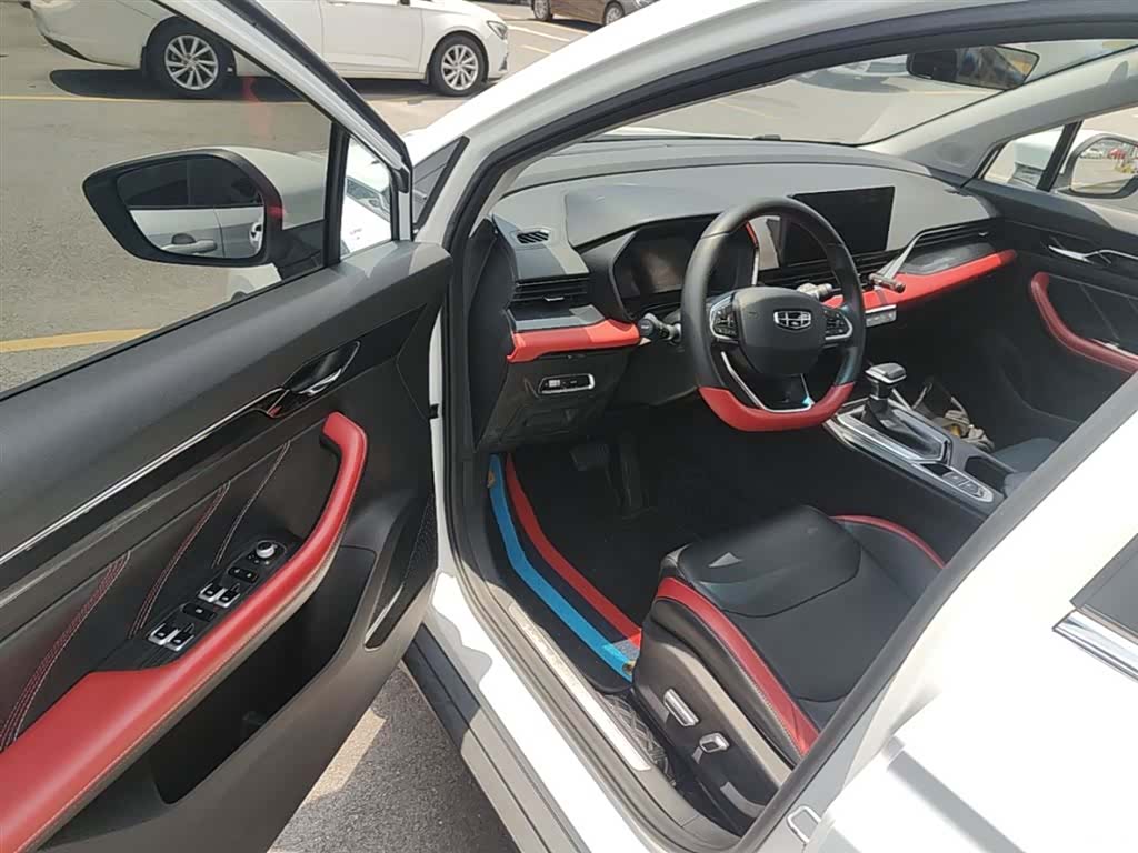 Geely Emgrand, 2022 16
