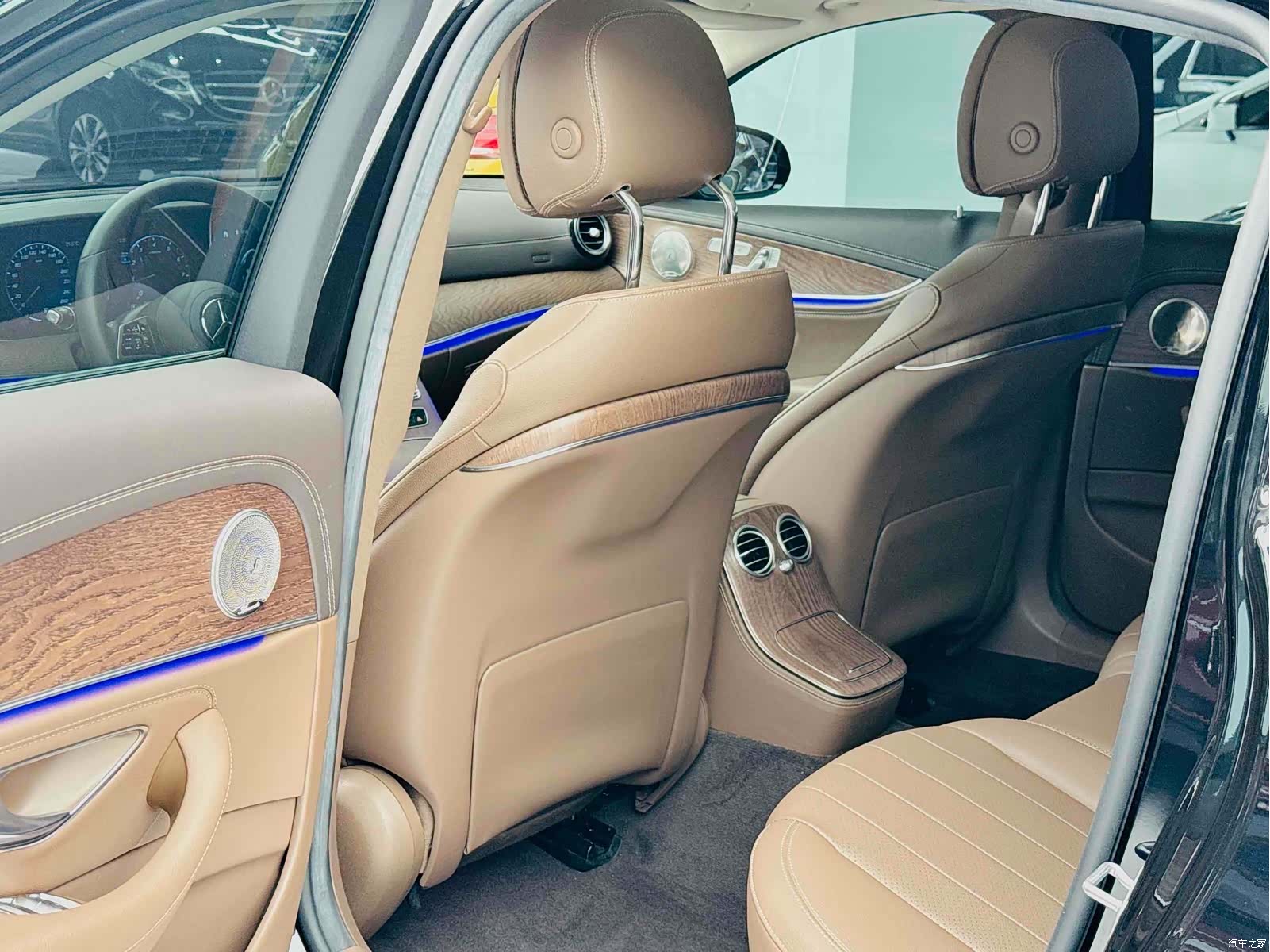 Mercedes-Benz E-Class, 2023 9