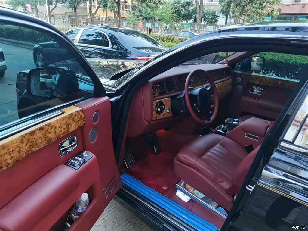 Rolls-Royce Phantom, 2011 13