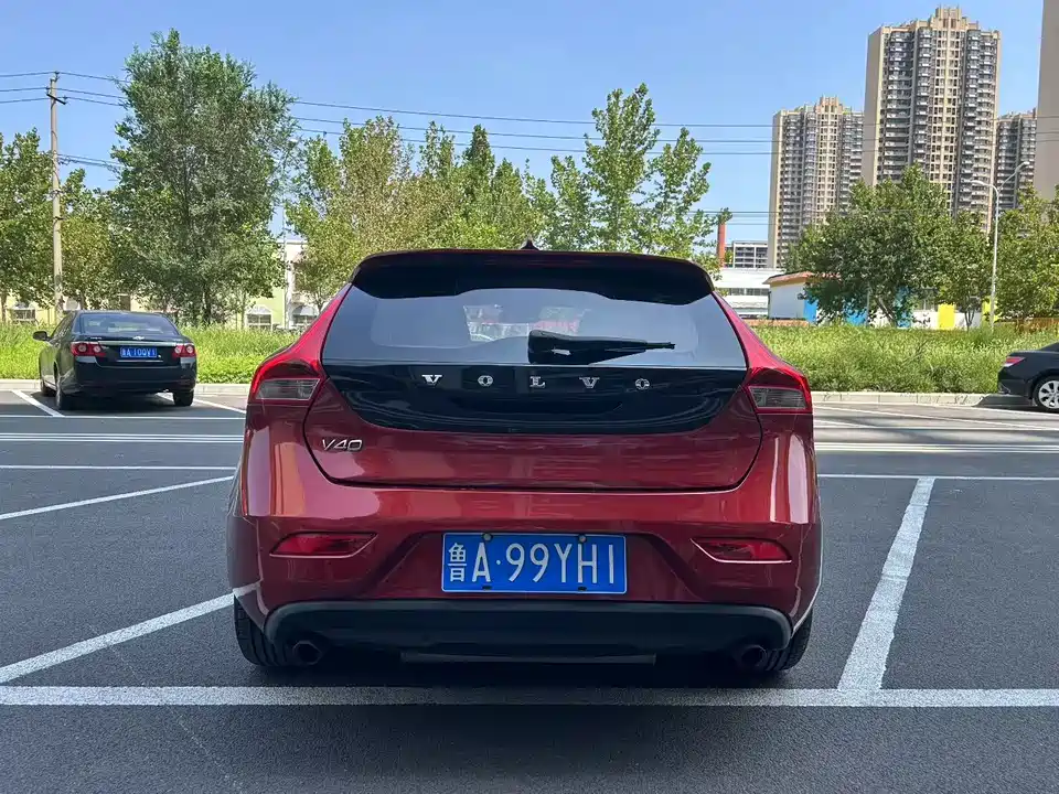 Volvo V40