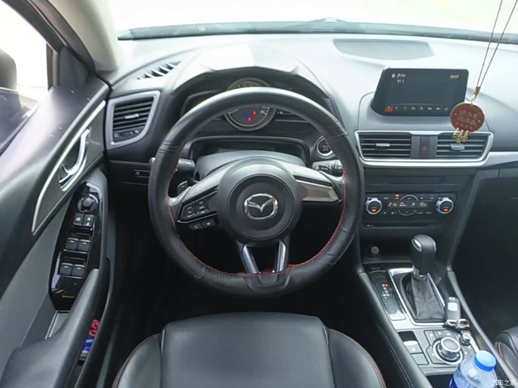 Mazda Mazda3, 2018 11