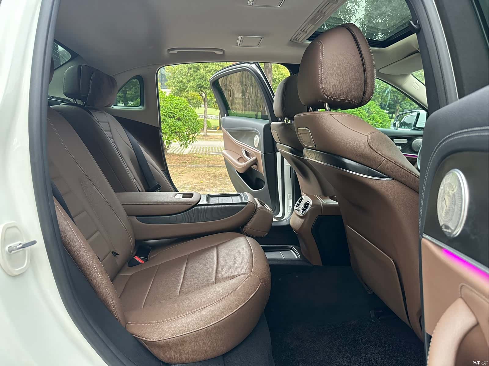 Mercedes-Benz E-Class, 2019 6
