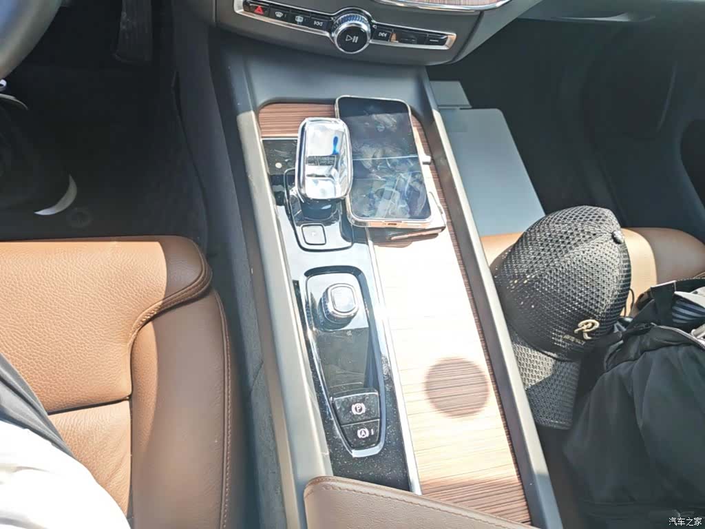 Volvo XC60, 2025 21