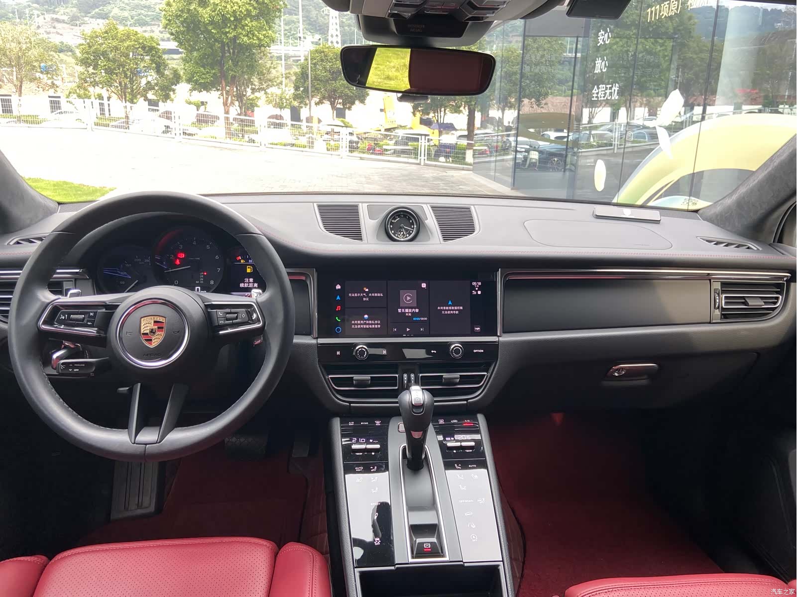 Porsche Macan, 2024 3