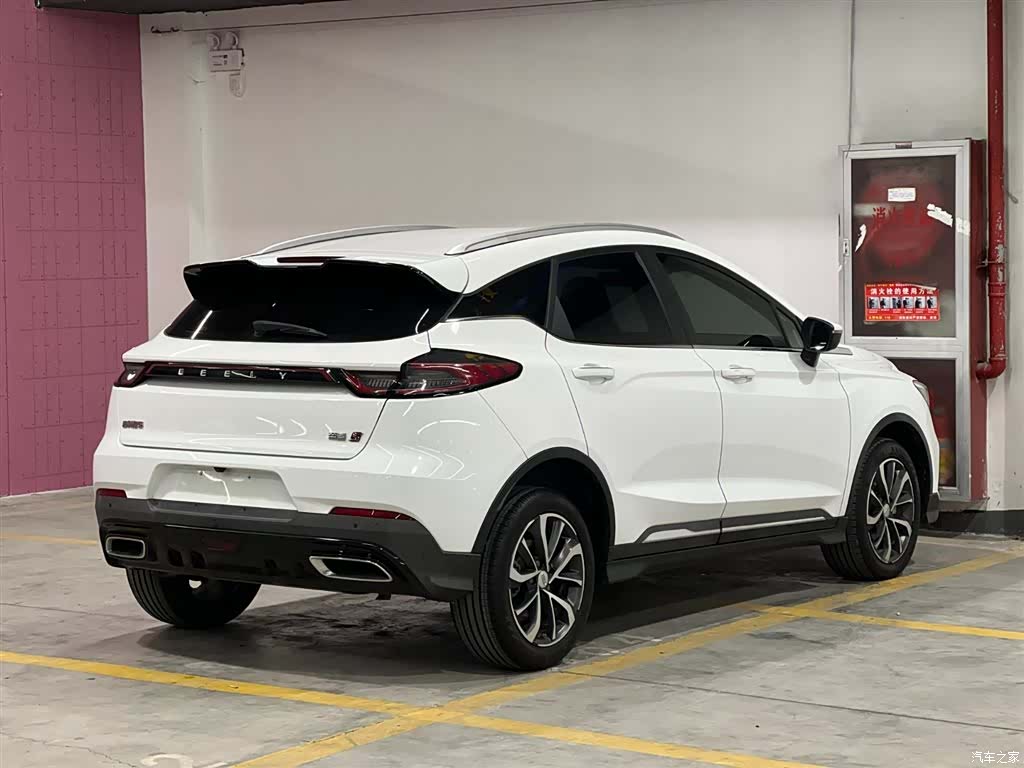 Geely Emgrand, 2023 все фото