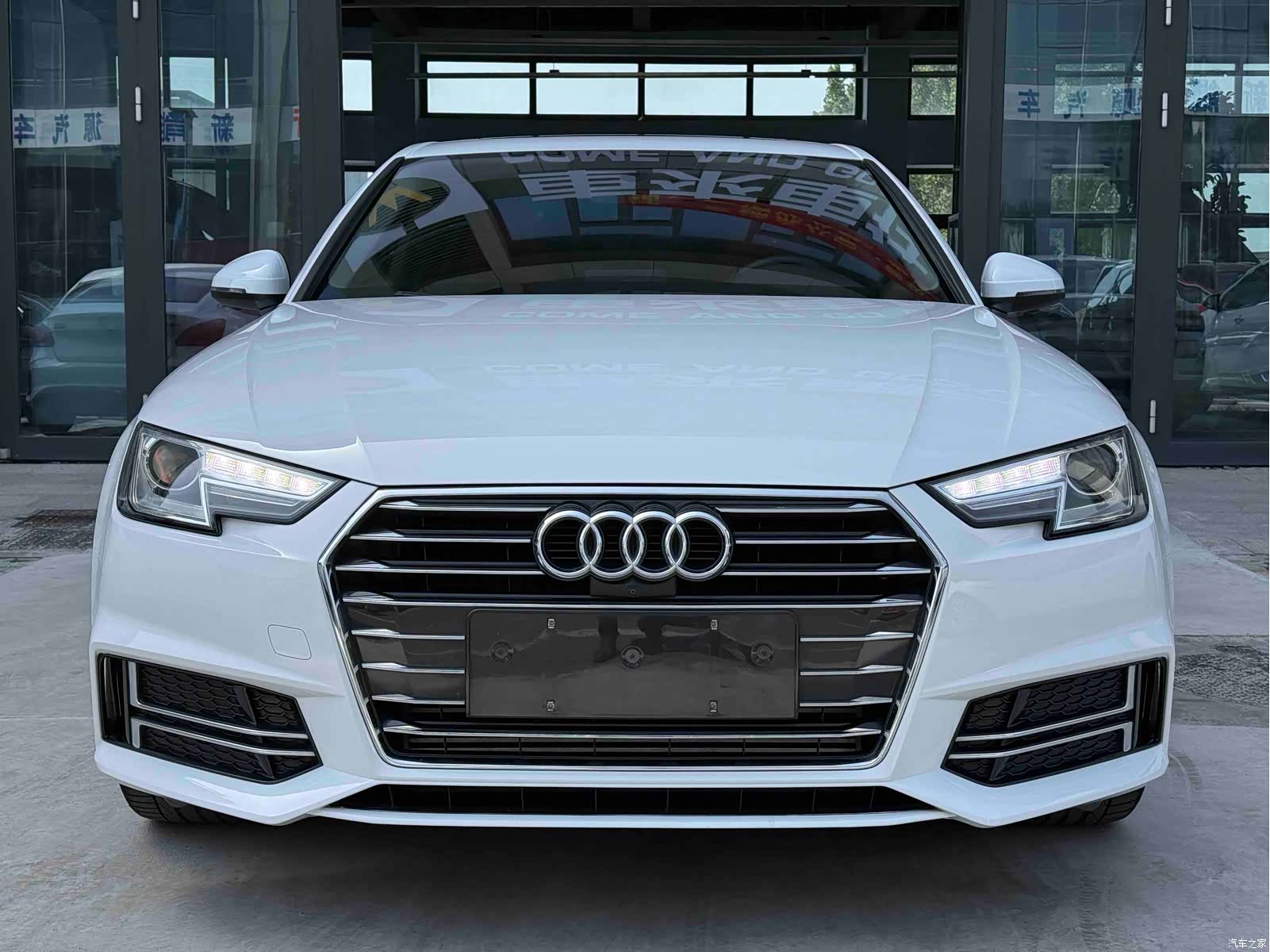Audi A4L, 2019 1