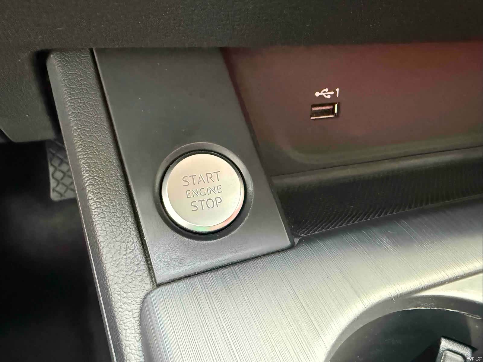 Audi A4L, 2019 22