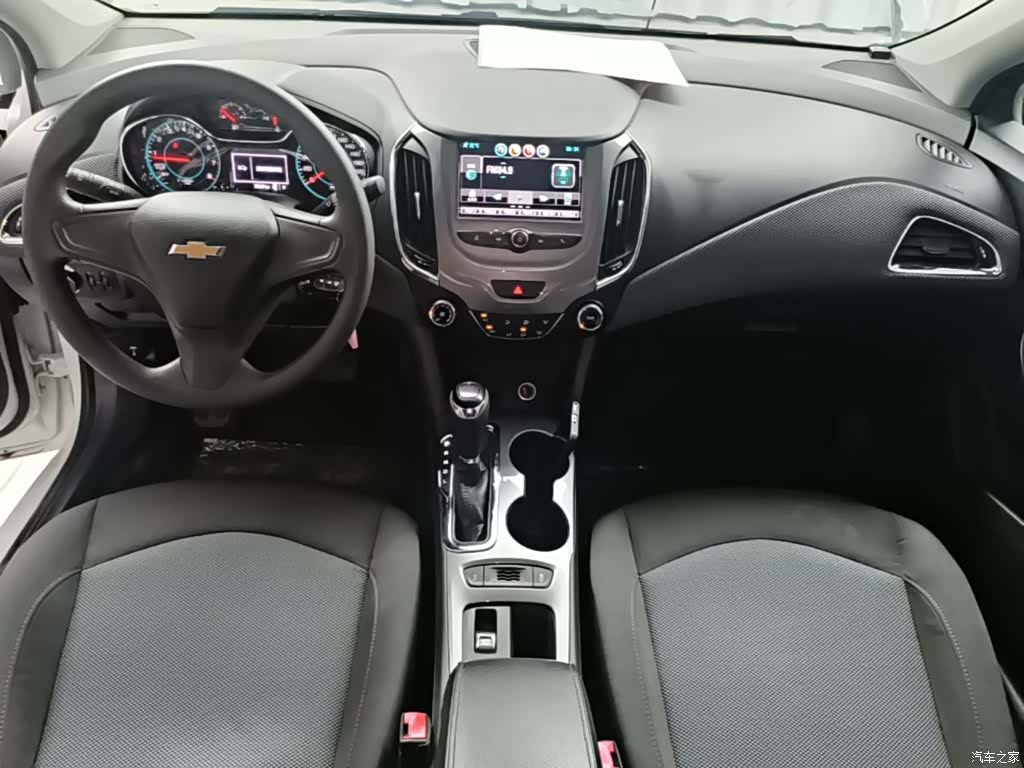 Chevrolet 320, 2018 13