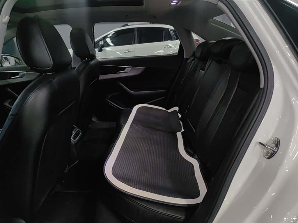 Audi A4L, 2018 17