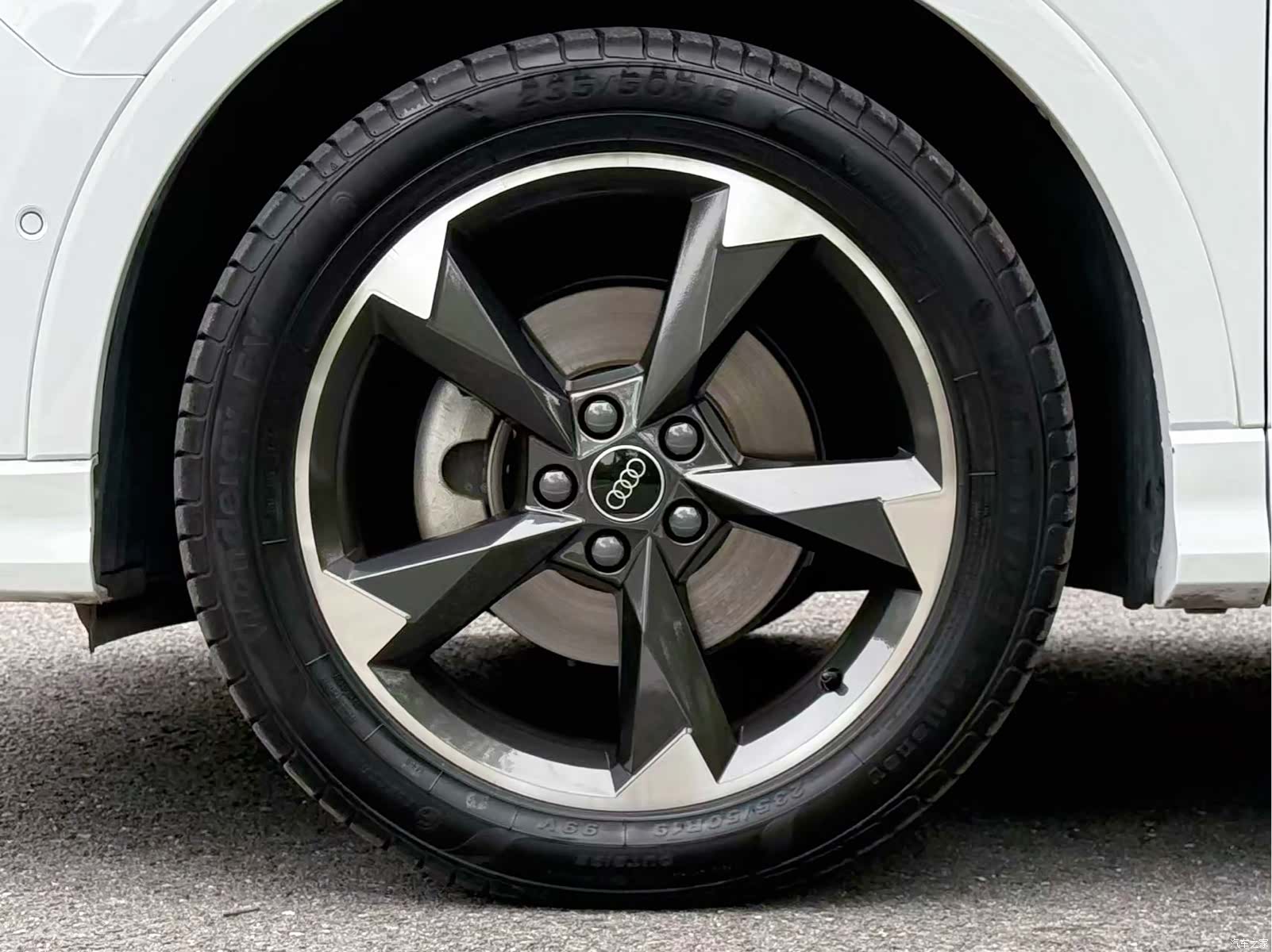 Audi Q3, 2024 9