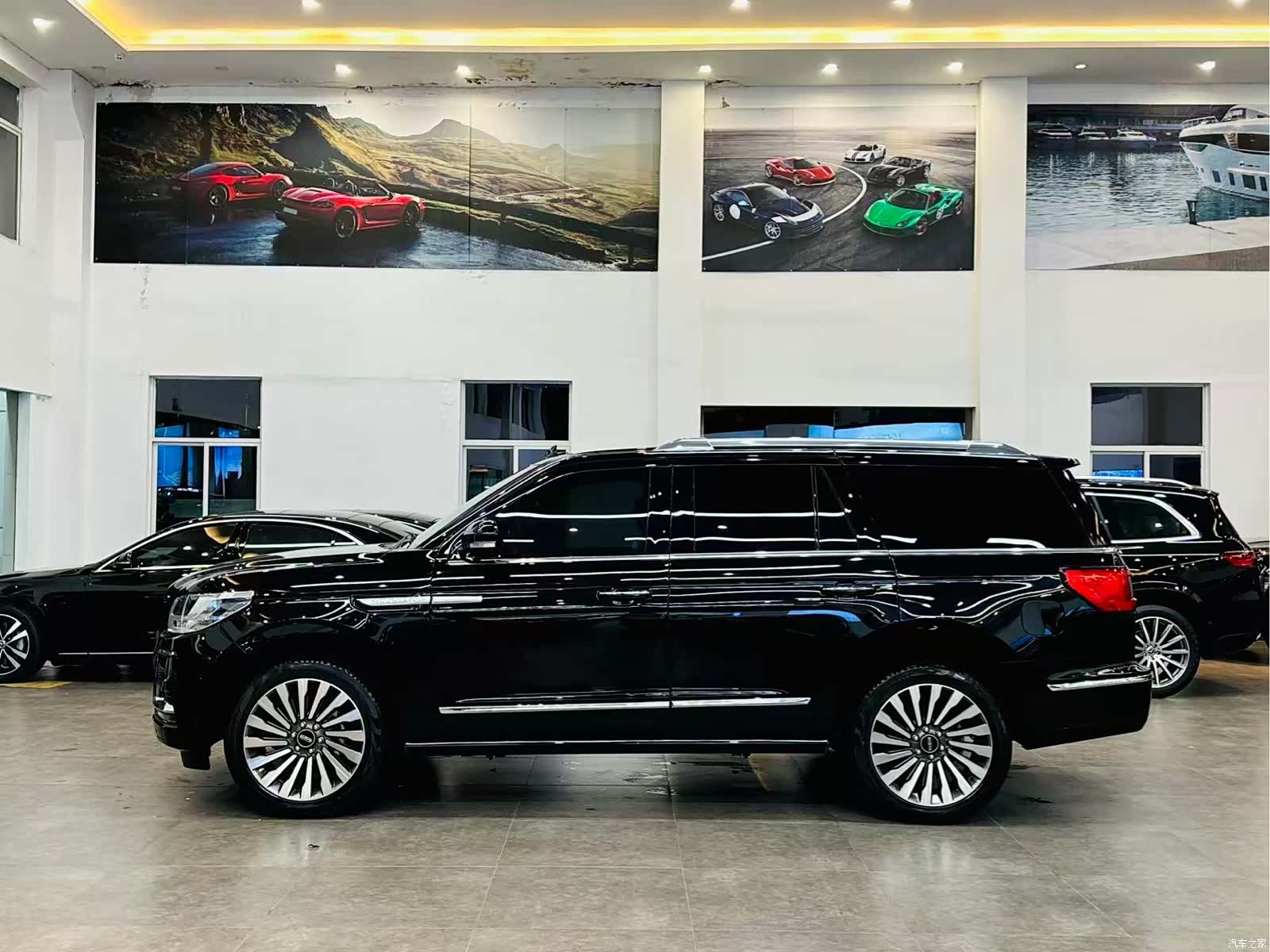 Lincoln Navigator, 2022 3