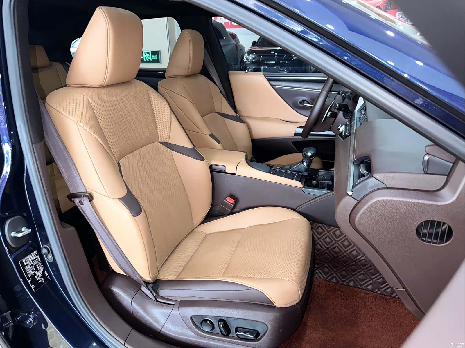 Lexus ES, 2021 13