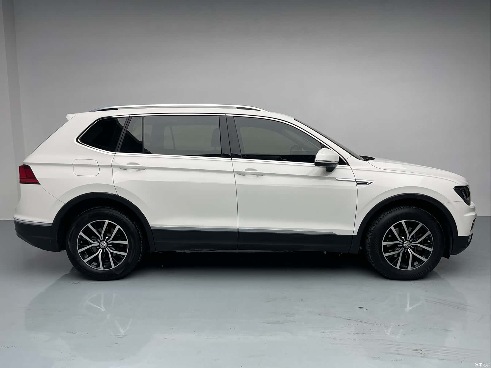 Volkswagen Tiguan L, 2019 все фото