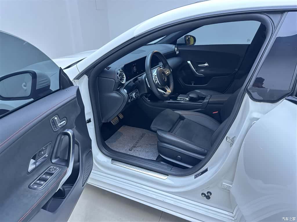 Mercedes-Benz CLA, 2022 7
