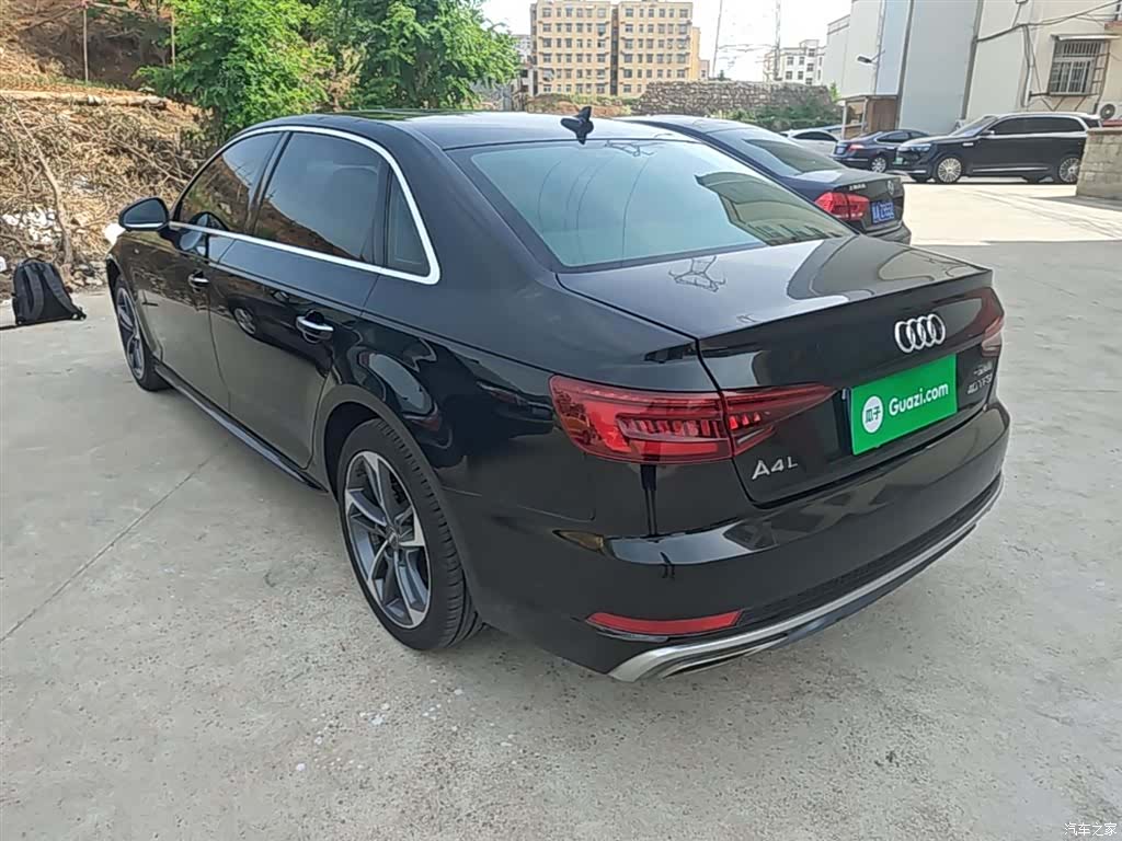 Audi A4L, 2020 все фото