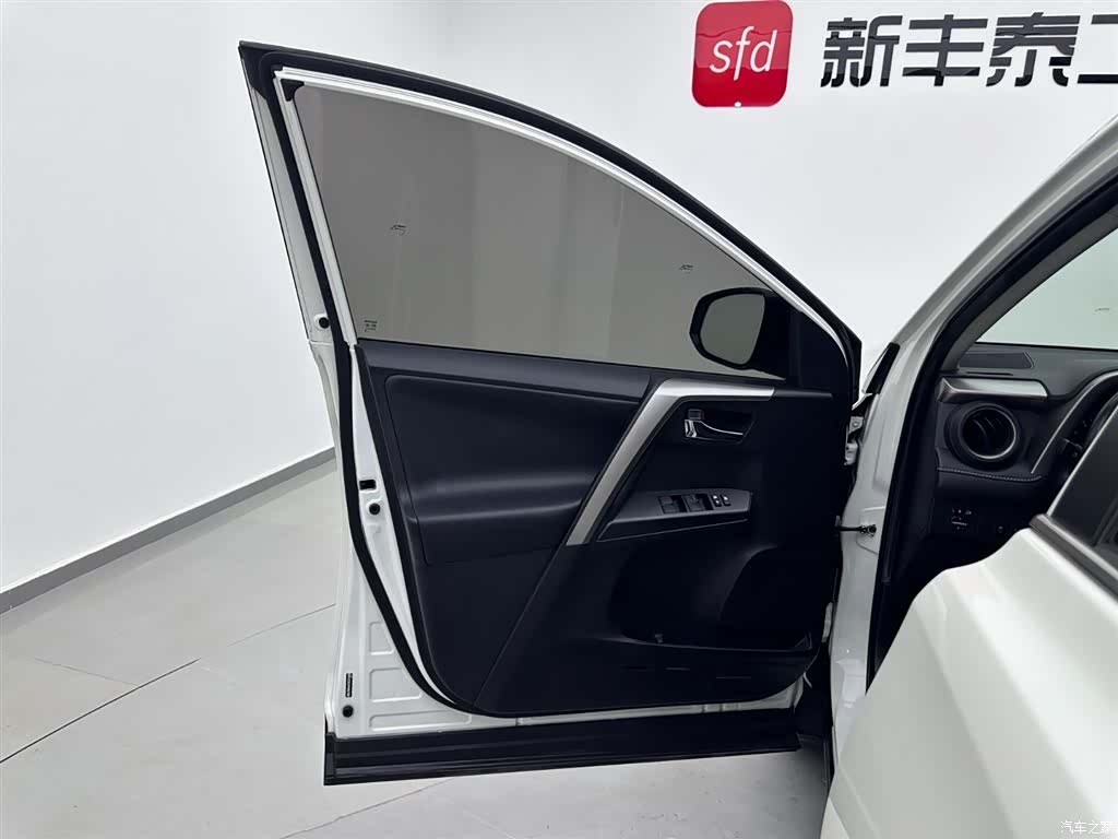 Toyota RAV4, 2019 8