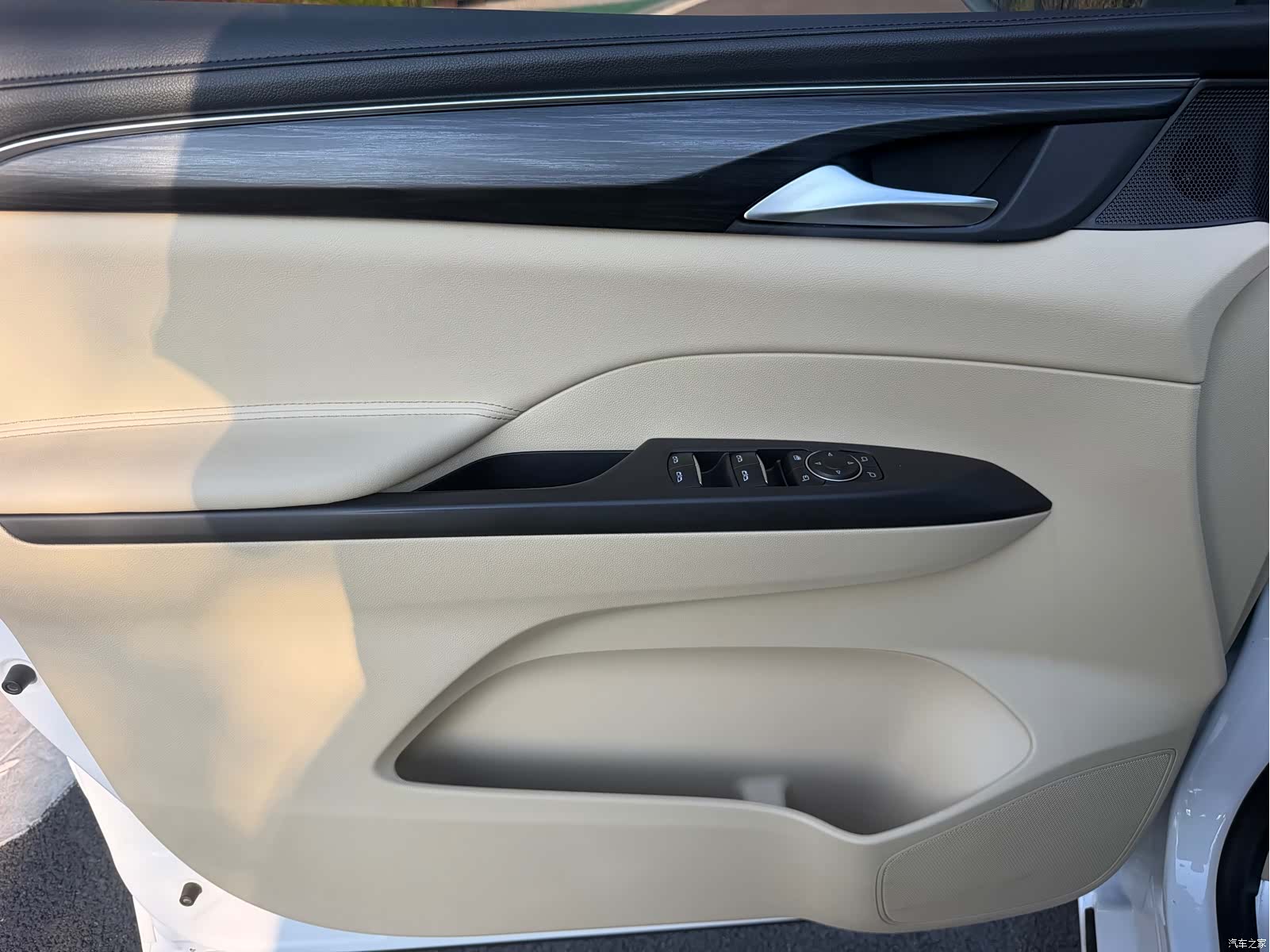Buick GL8, 2023 9