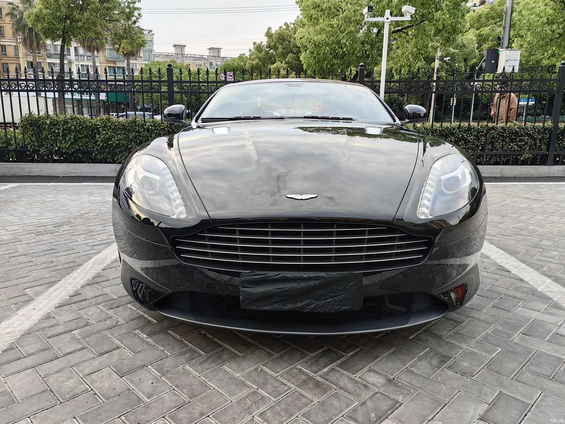 Aston Martin DB9, 2014 1