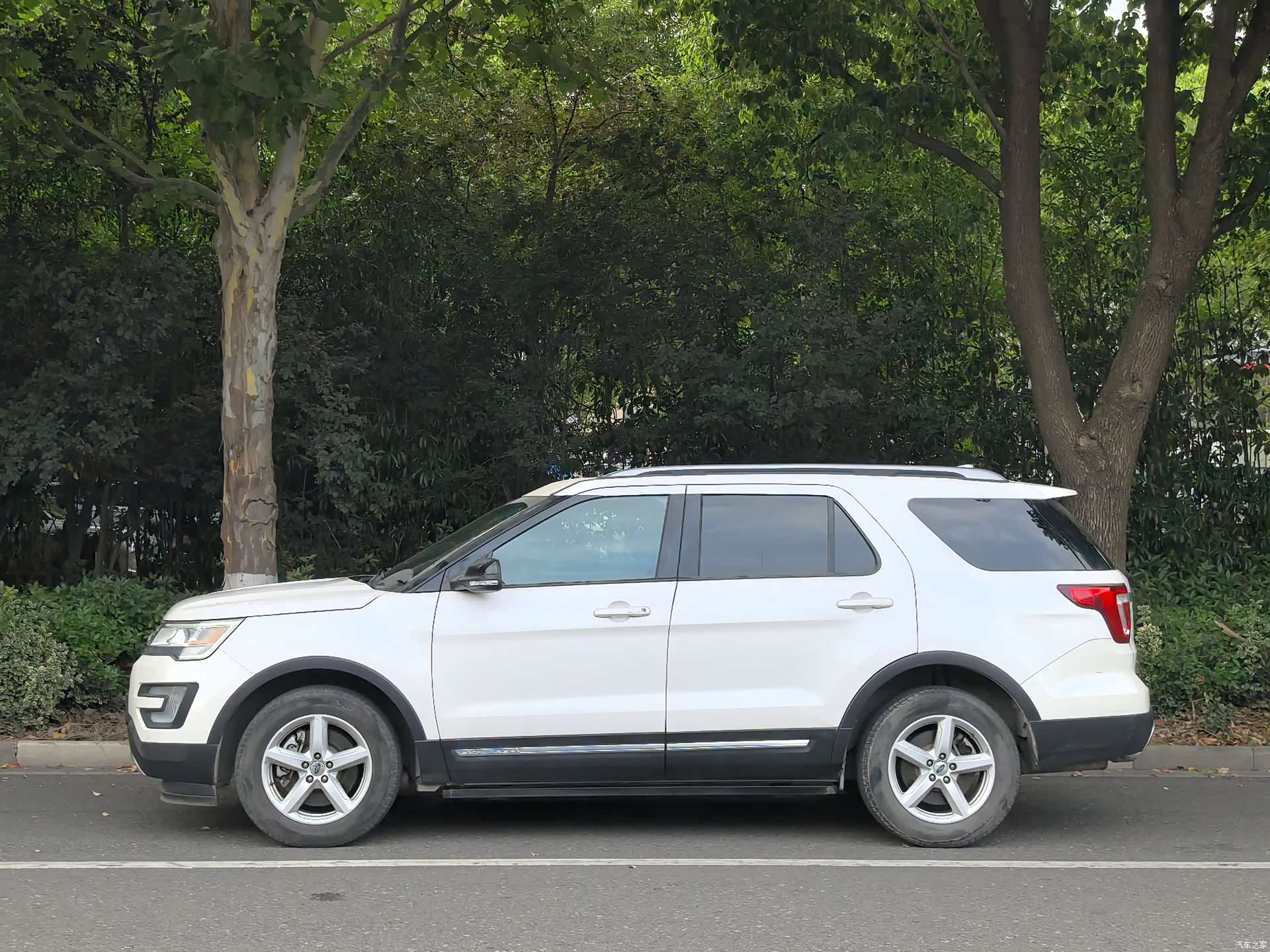Ford Explorer, 2016 3
