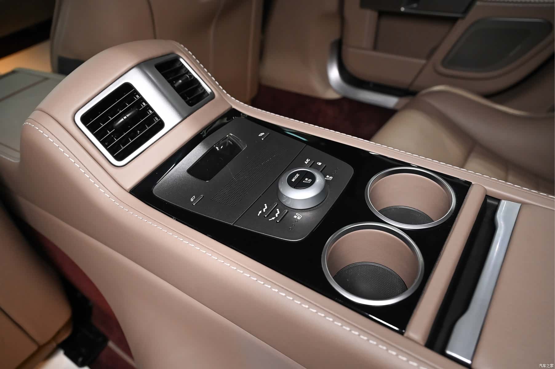 Aston Martin Rapide, 2014 25