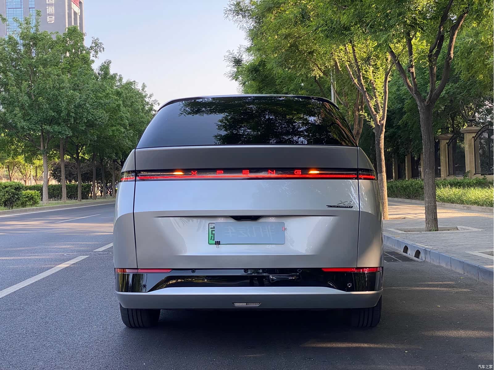 Xpeng X9, 2024 4