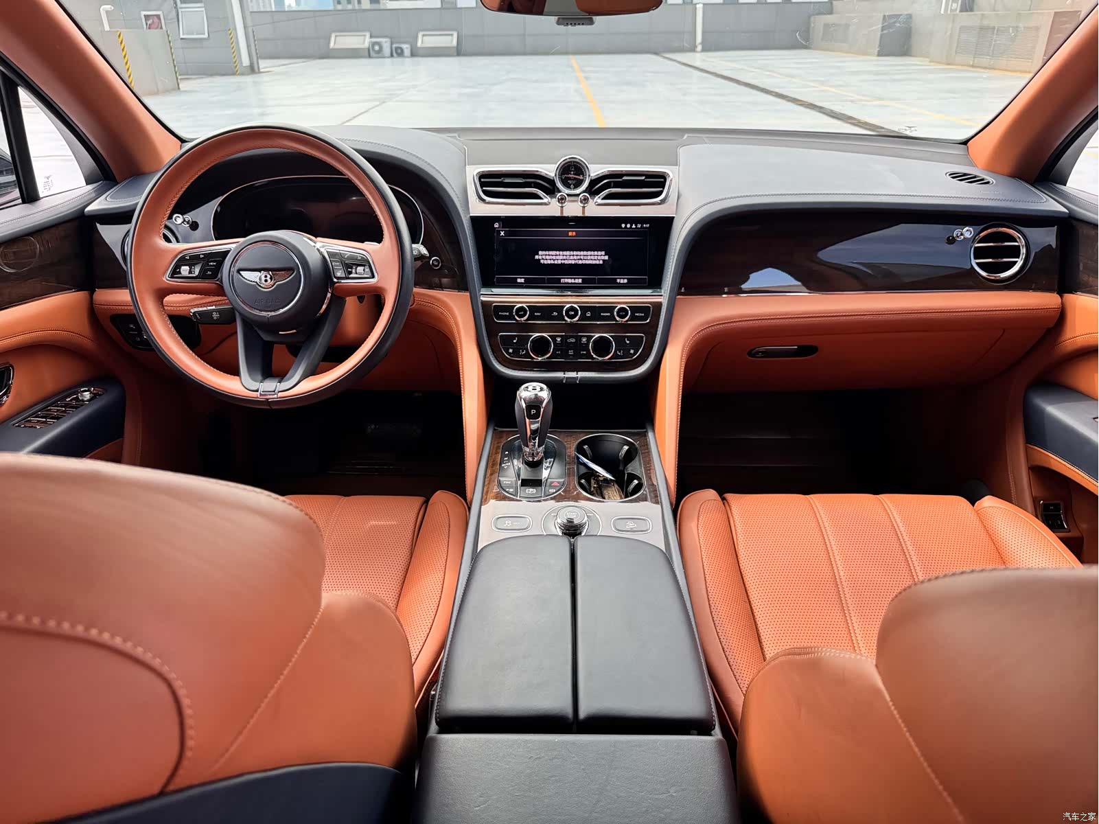 Bentley Bentayga, 2021 16