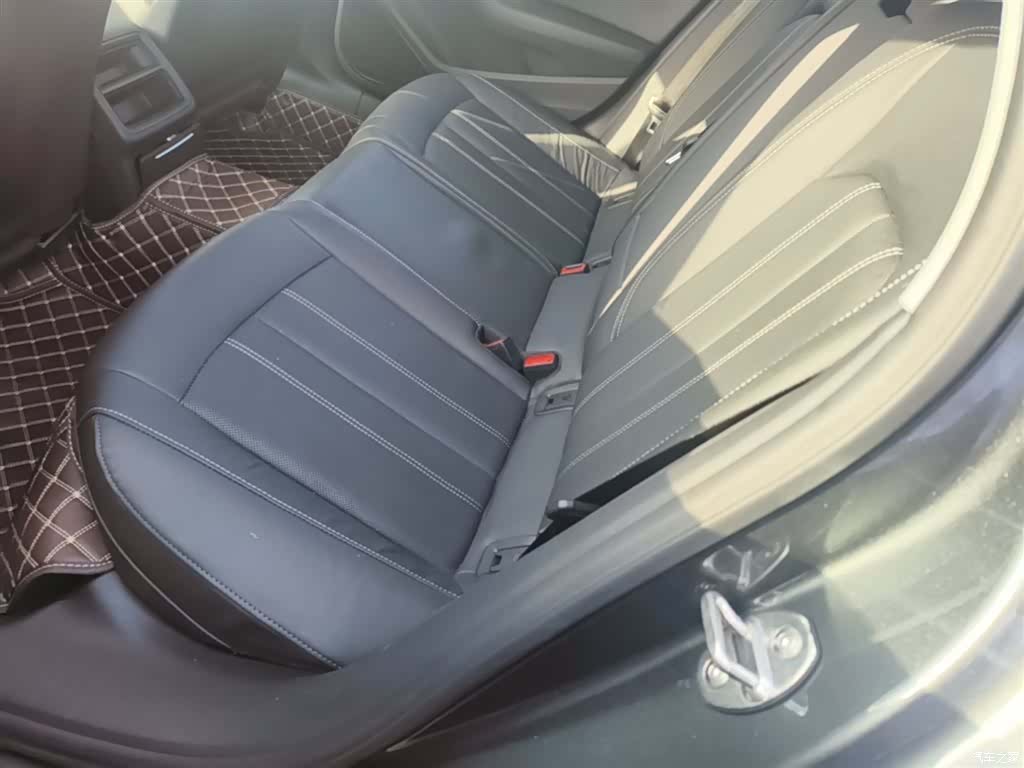 Audi A4L, 2021 17