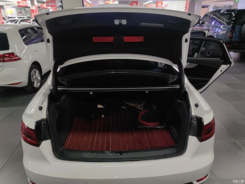 Audi A4L, 2018 19