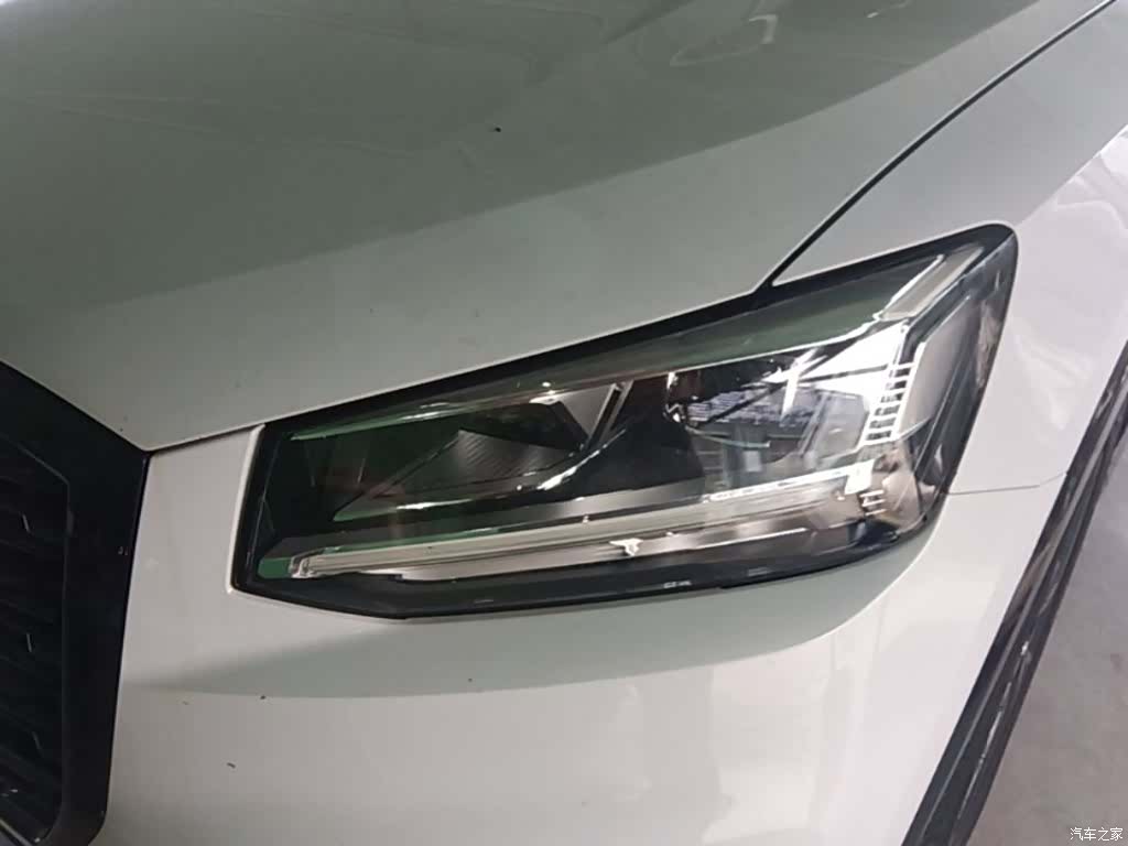 Audi Q2L, 2019 18