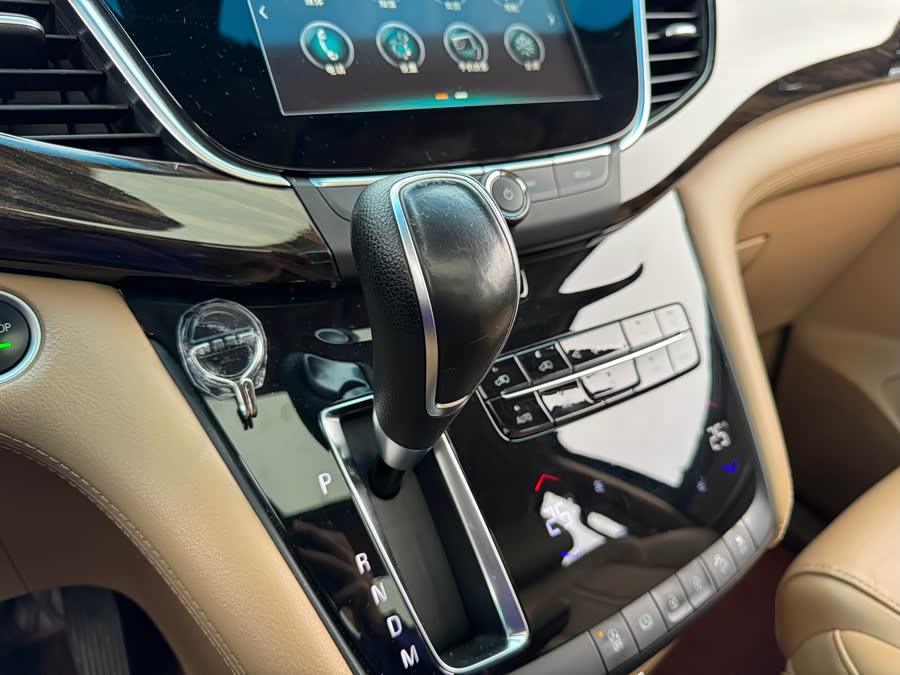 Buick GL8 2020, фото 20