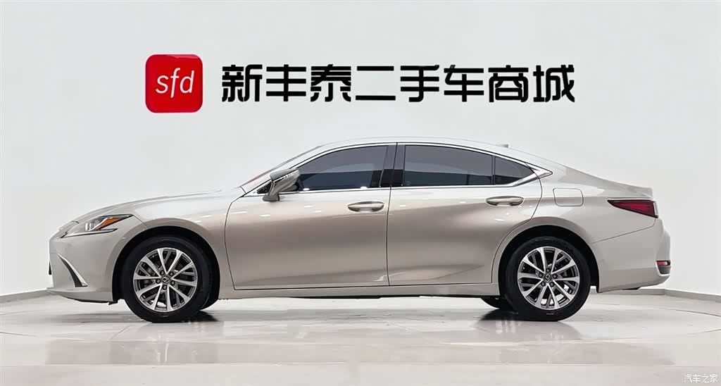 Lexus ES, 2023 4