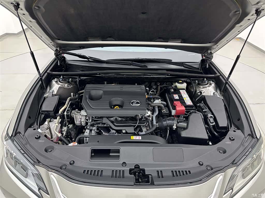 Lexus ES, 2023 27