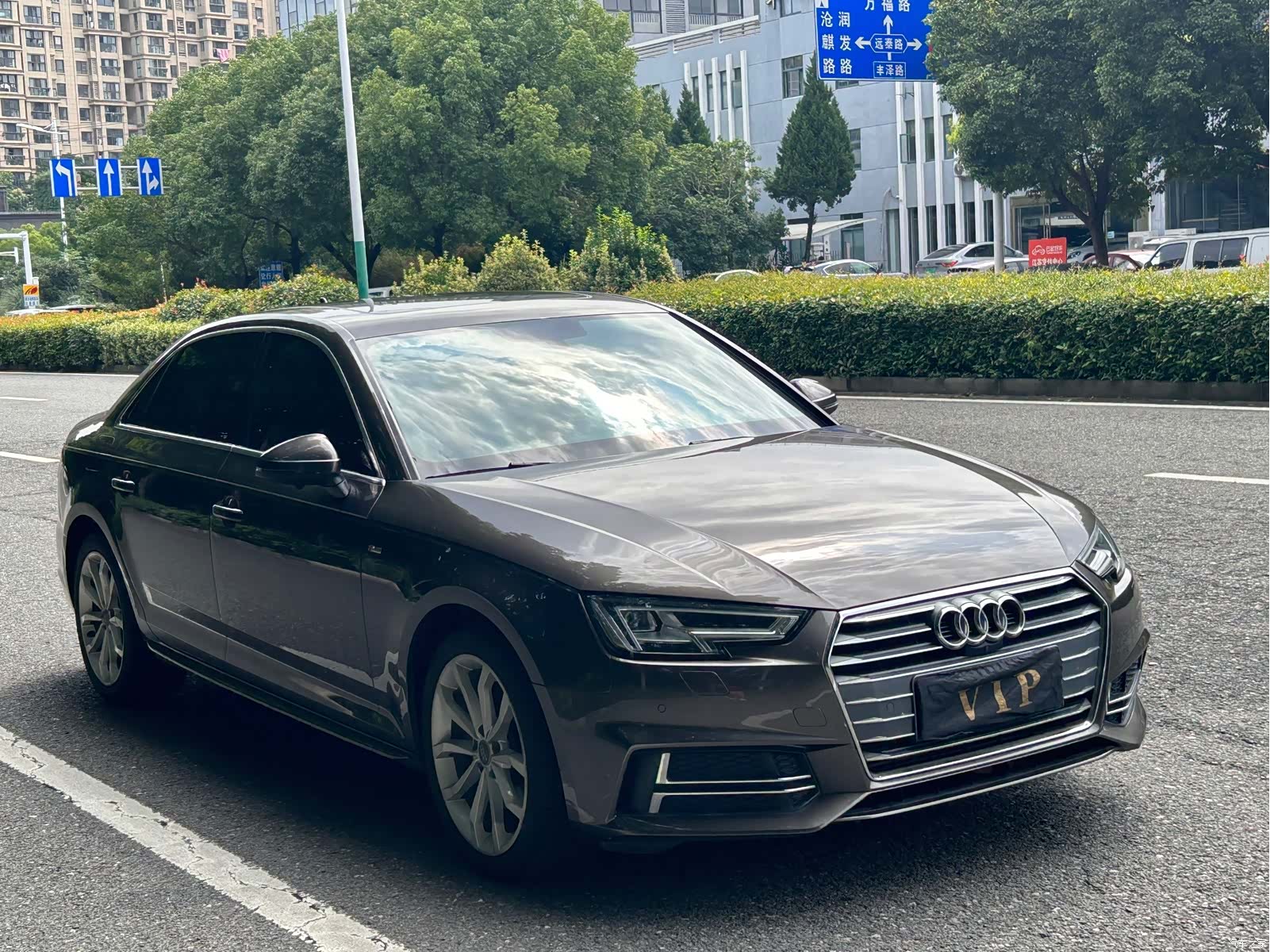 Audi A4L, 2018 3