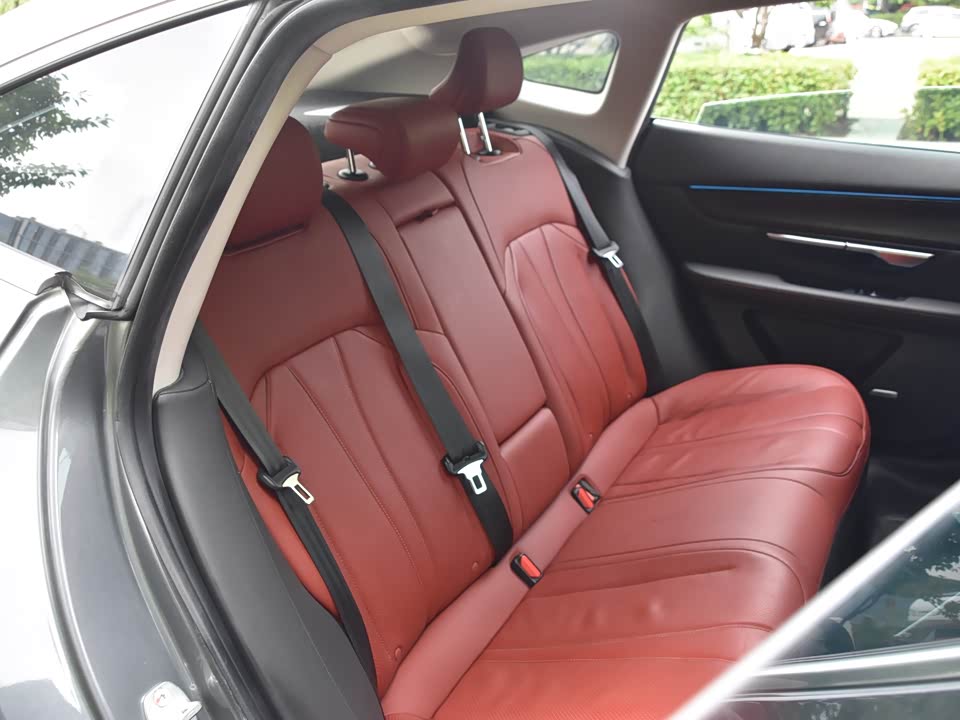 XPENG P7