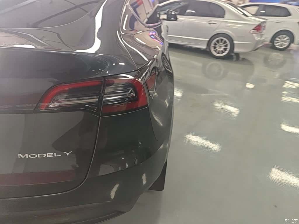 Tesla Model Y, 2024 8