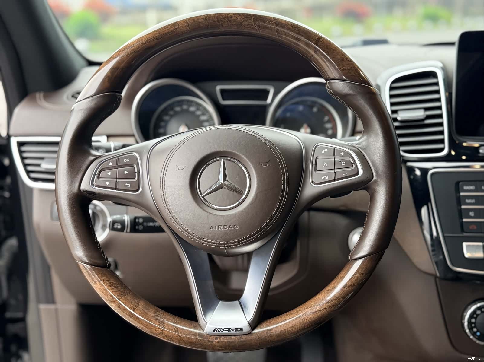 Mercedes-Benz GLS, 2019 13
