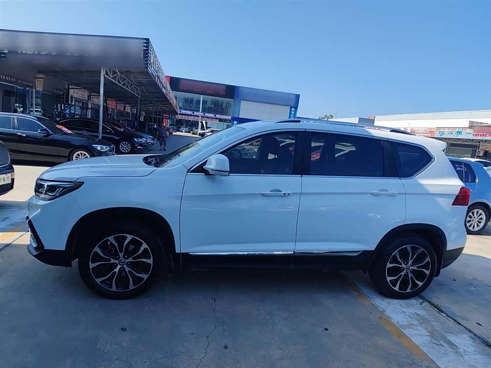 Forthing Jingyi X5 Forthing Jingyi X5