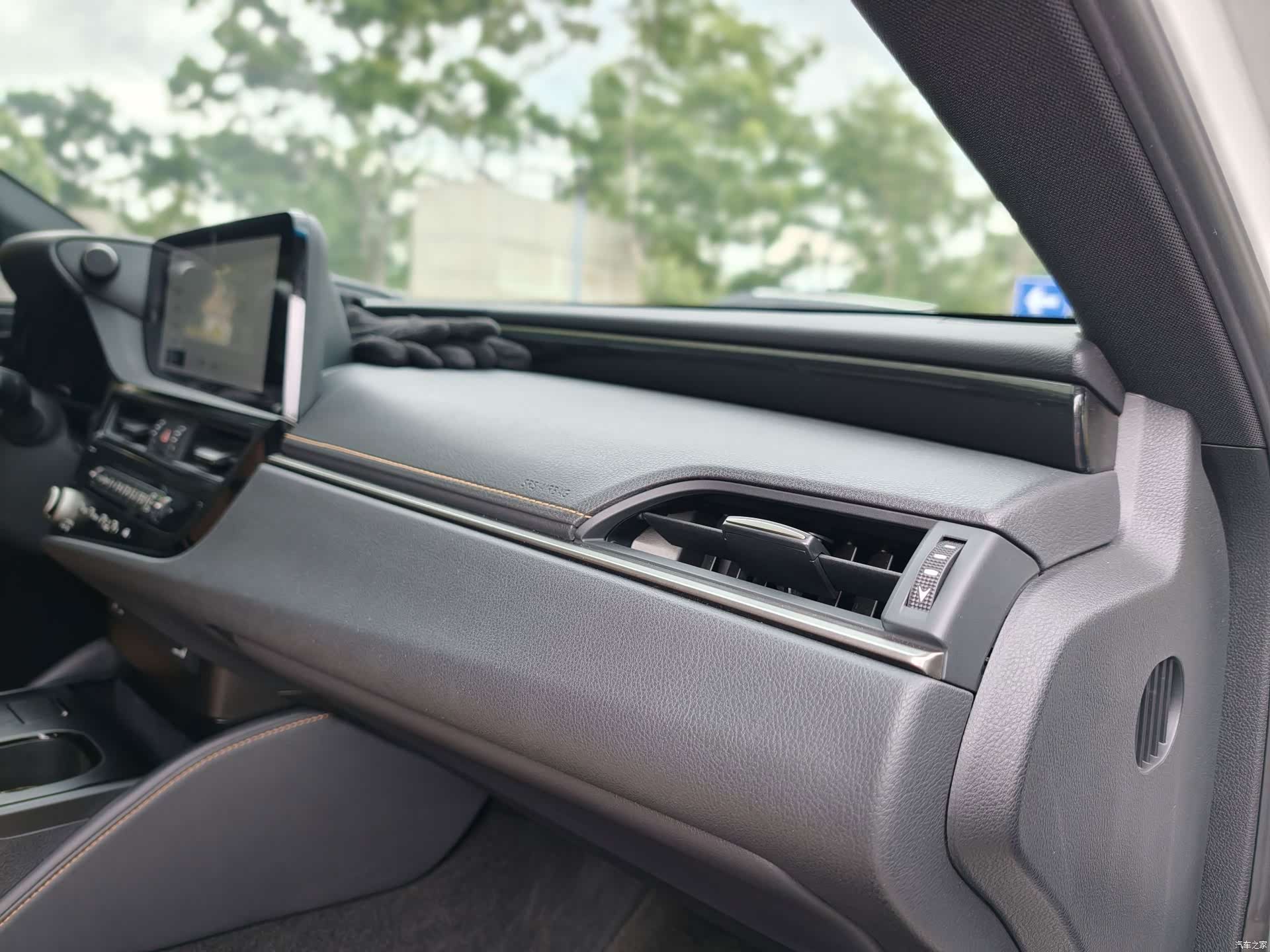 Lexus ES, 2023 17