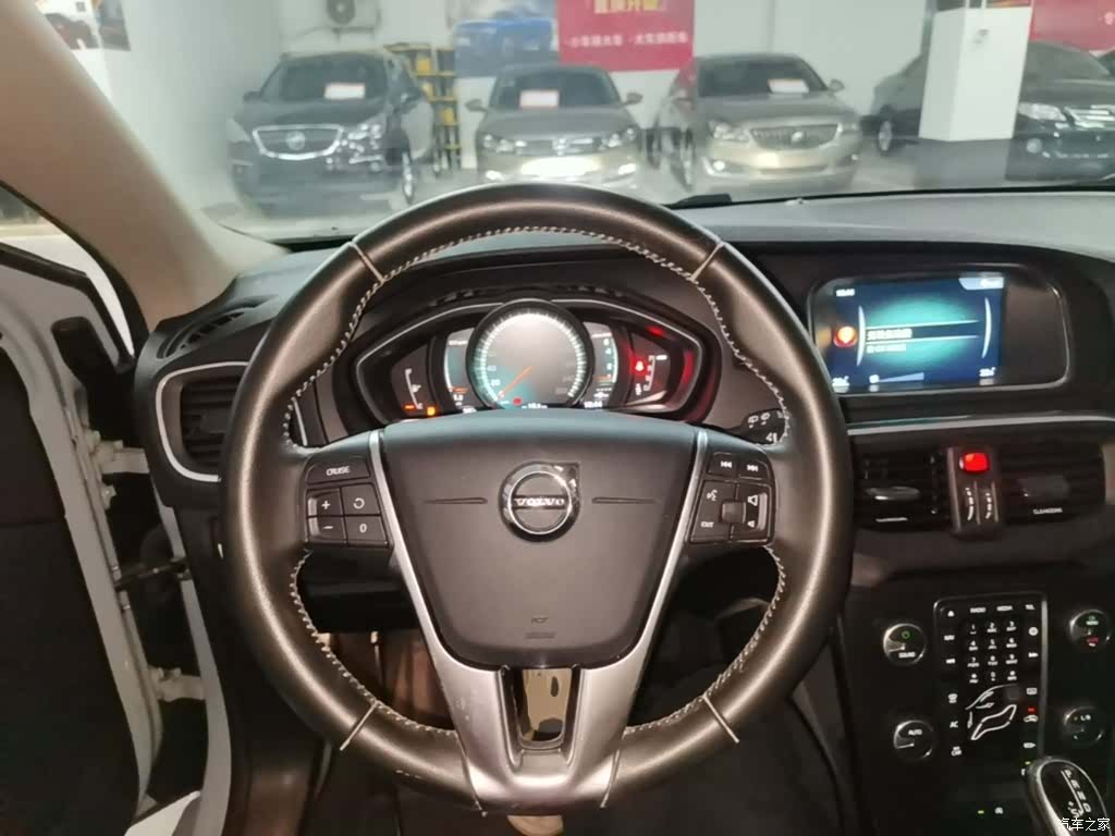Volvo V40, 2016 11