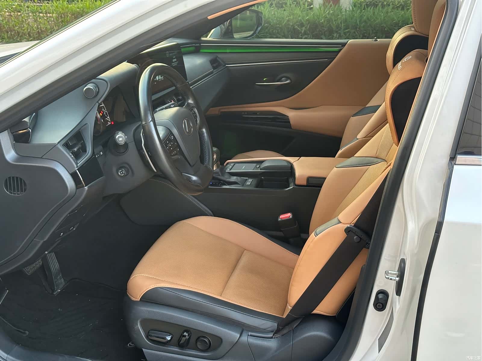 Lexus ES, 2022 4