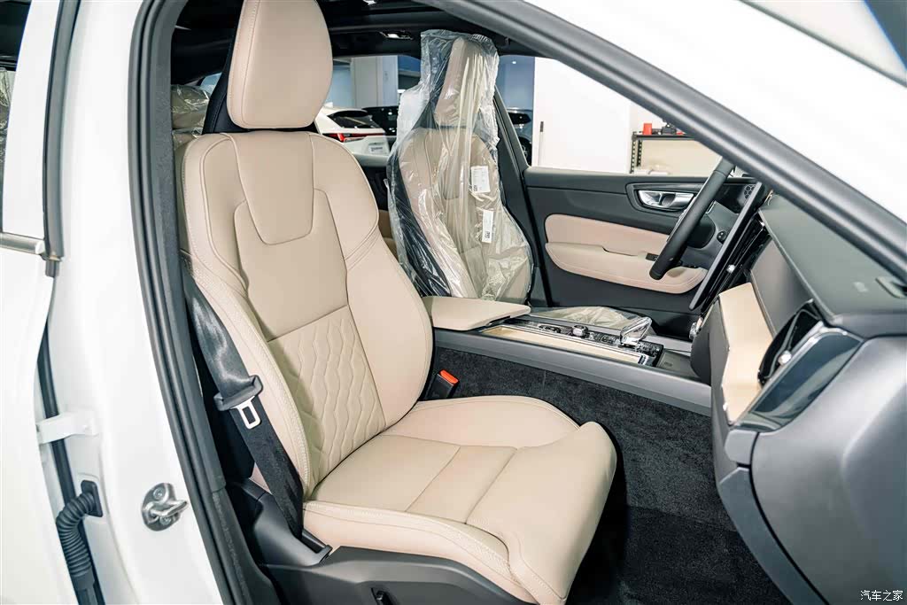 Volvo XC60, 2026 18