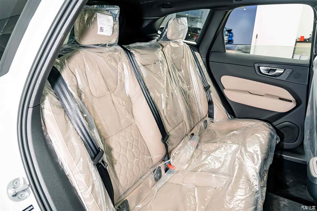 Volvo XC60, 2026 21