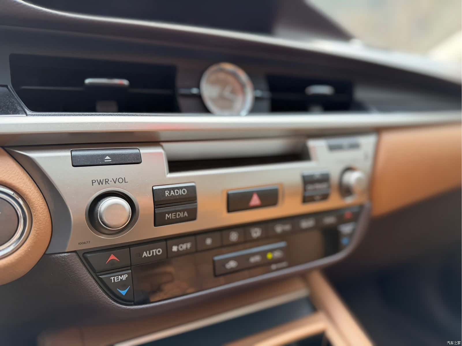 Lexus ES, 2017 8