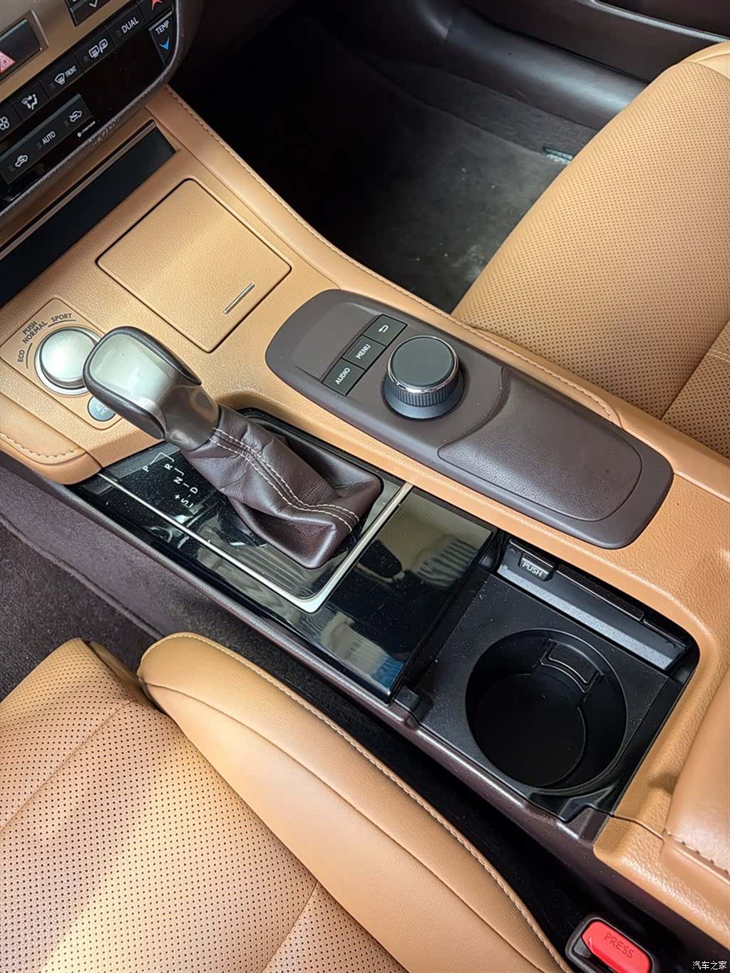 Lexus ES, 2017 14